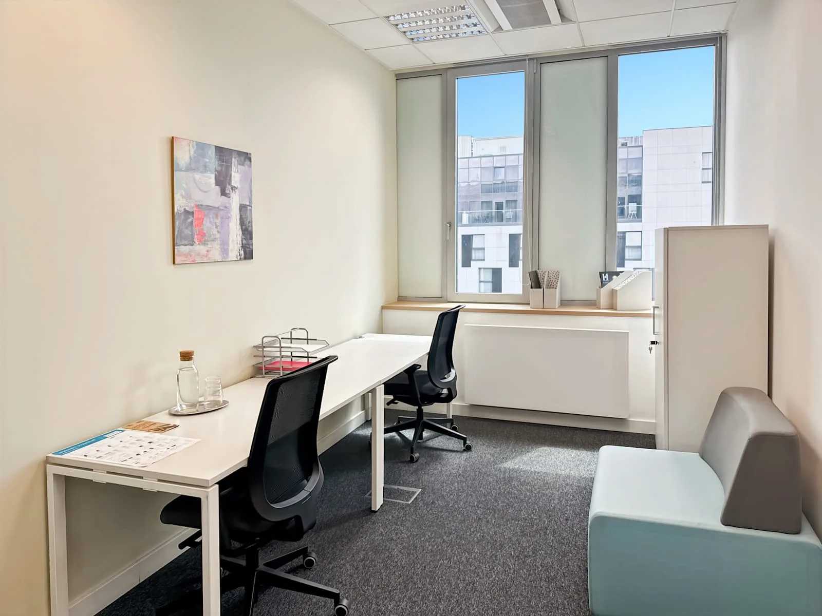 Regus PRAGUE, River Garden, Samostatná kancelář s 2 pracovními místy, Praha