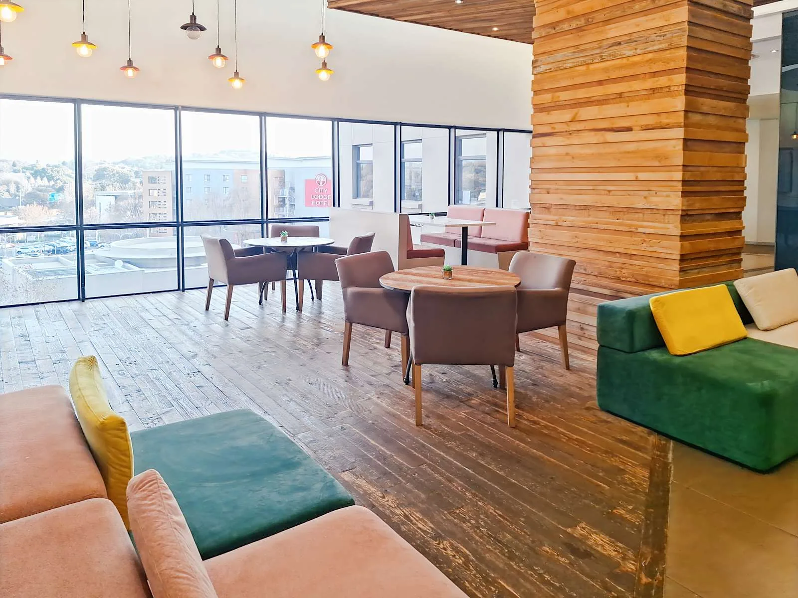 Regus Pretoria,  Lynnwood Bridge, Lounge, Pretoria