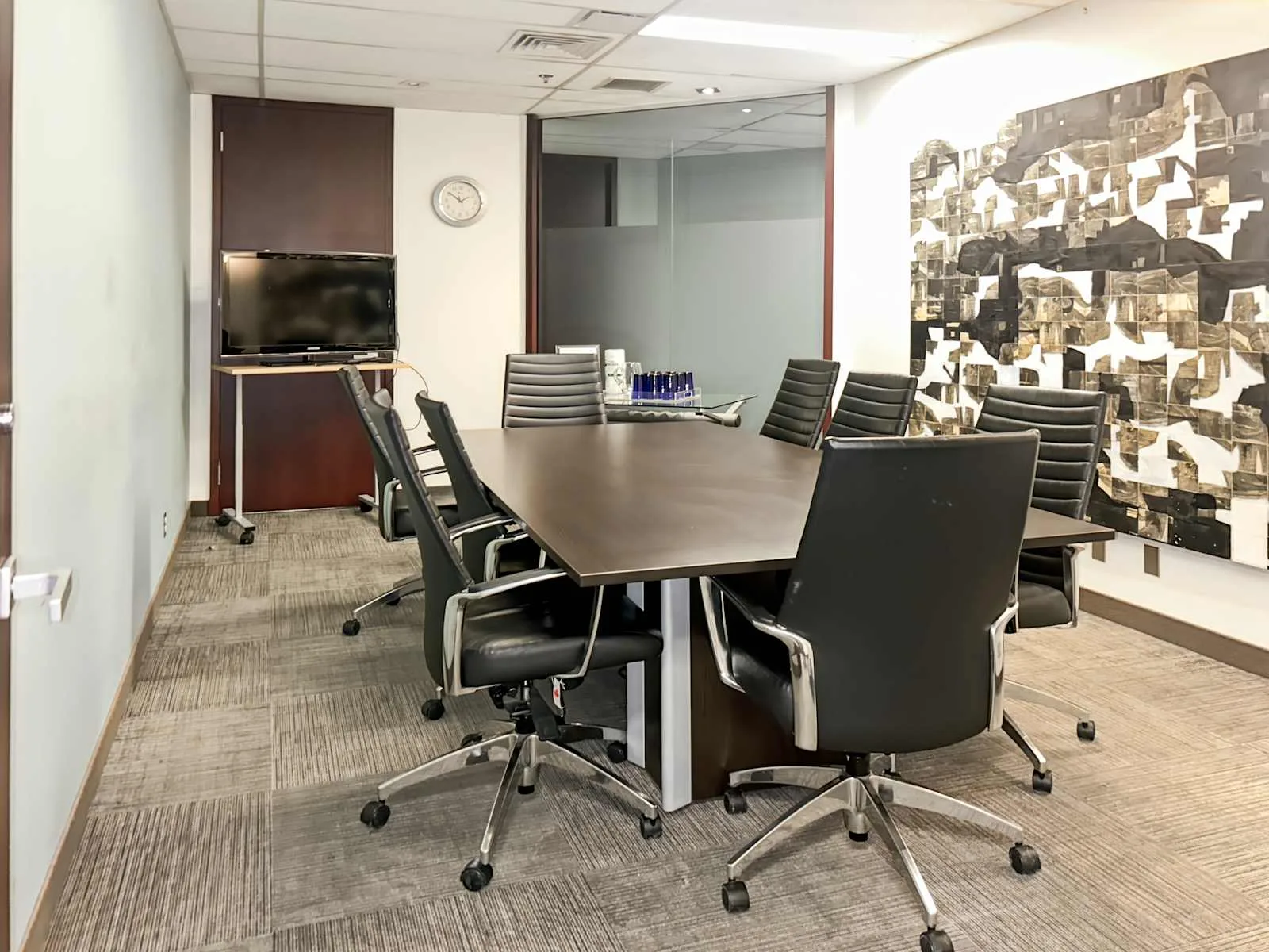 Regus QC, Montreal - Cathcart & McGill, Meeting room for 8 people, Montreal, QC