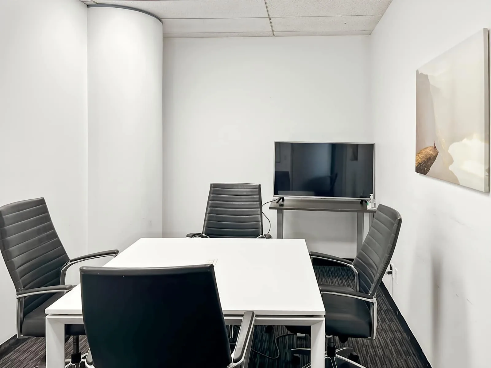 Regus QC, Montreal - McGill College, Meeting room for 4 people, Montreal, QC
