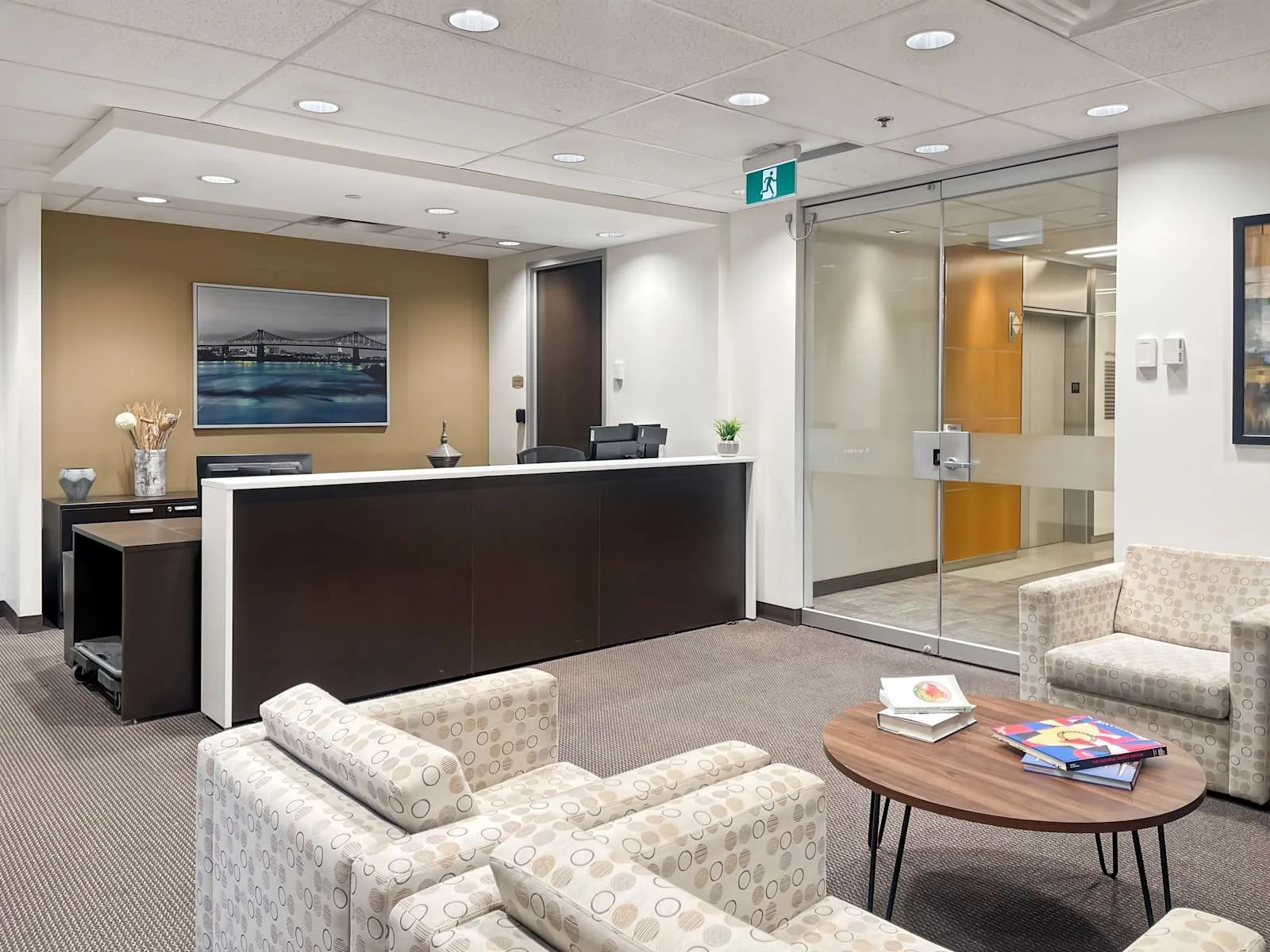 Regus QC, Montreal - Place d'Armes, Reception, Montreal, QC