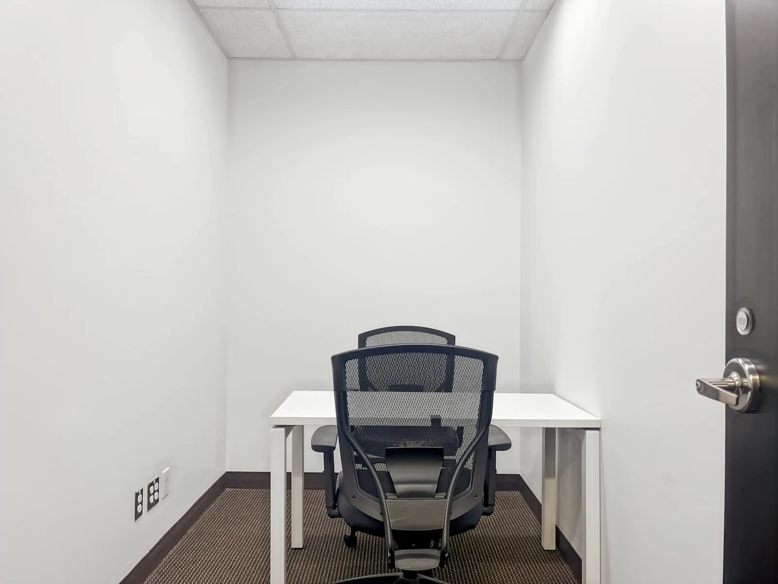 Regus QC, Montreal - Place d'Armes, Private office, 2 desks, Montreal, QC