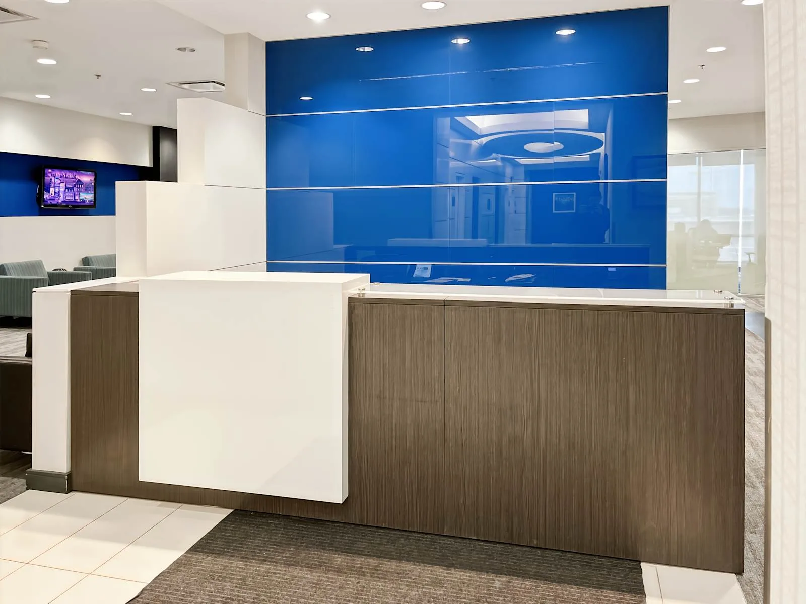 Regus QC, Montreal, Pointe Claire – Montreal Airport, Réception, Pointe-Claire, QC
