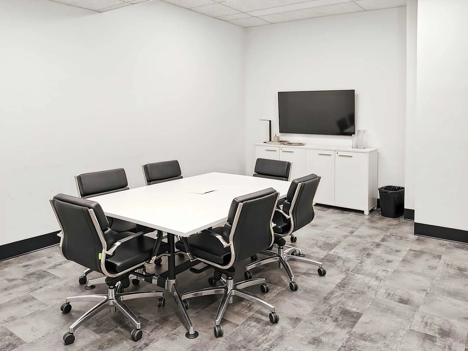 Regus QC, Sherbrooke - King Street West, Salle de réunion 6 personnes, Sherbrooke, QC