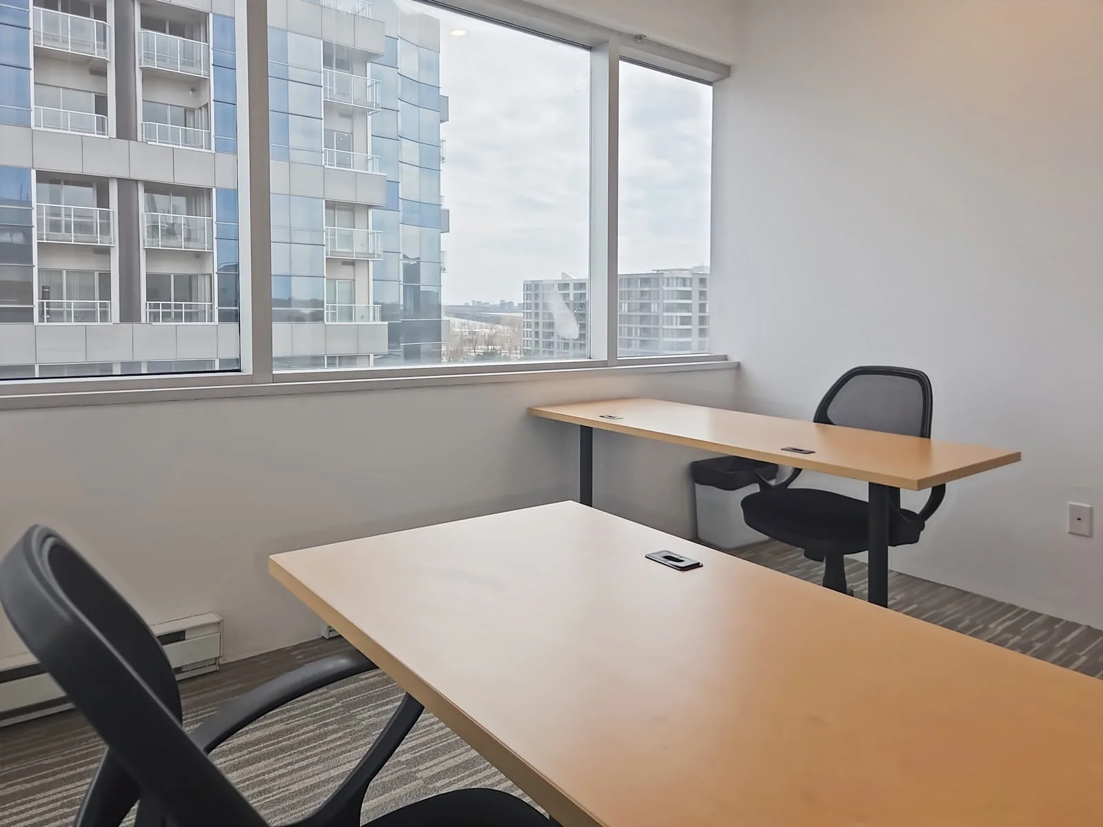 Regus QC, Verdun - Pl Du Commerce, Private office, 2 desks, Verdun, QC