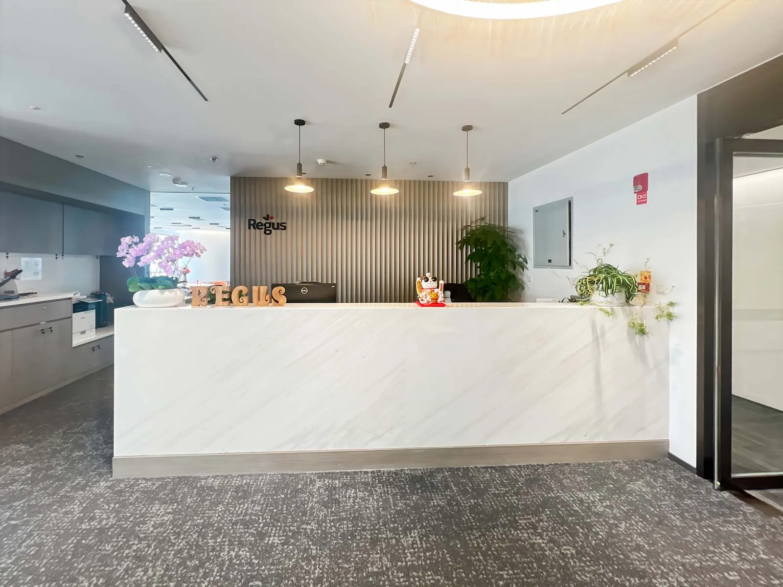 Regus Qingdao, Ocean Sky Center、前台、青岛市