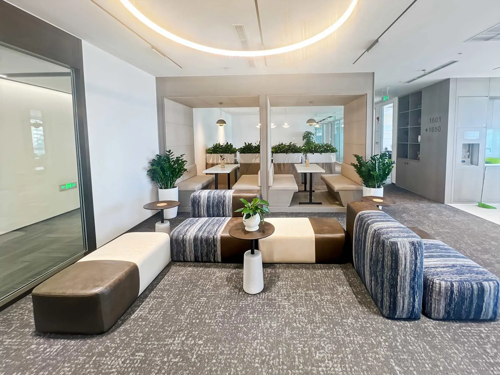 Regus Qingdao, Ocean Sky Center、休息区、青岛市
