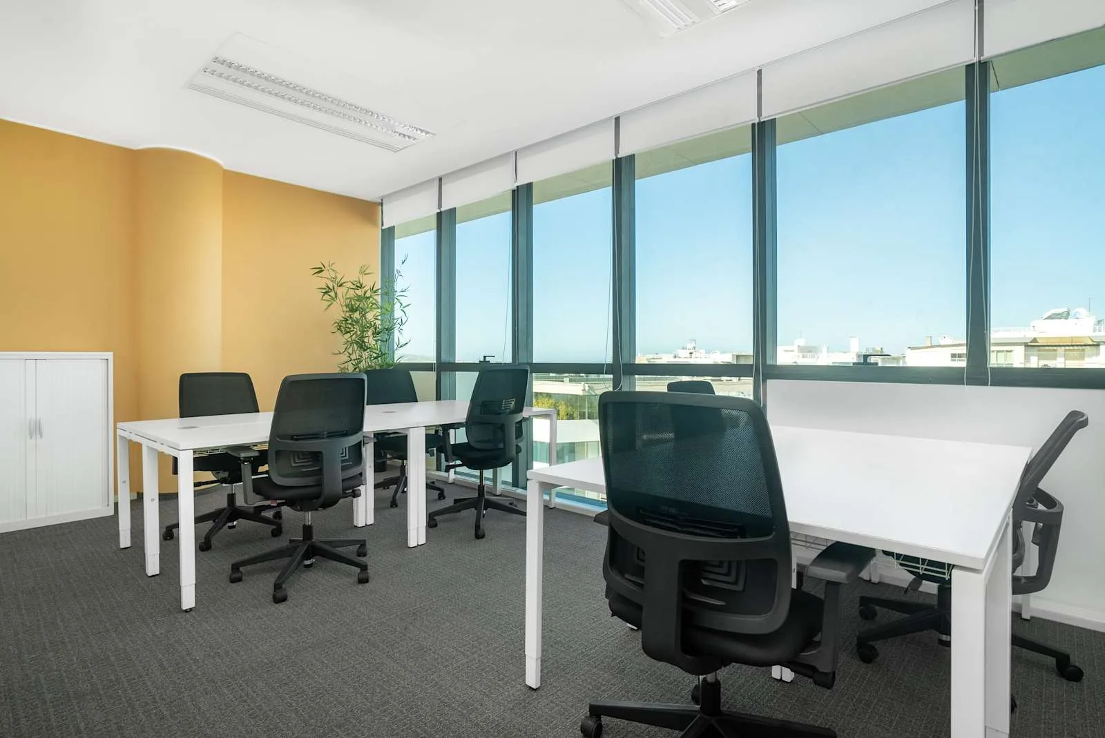 Regus RABAT, MahajRyad، مكتب خاص بـ 6 محطات عمل، الرباط