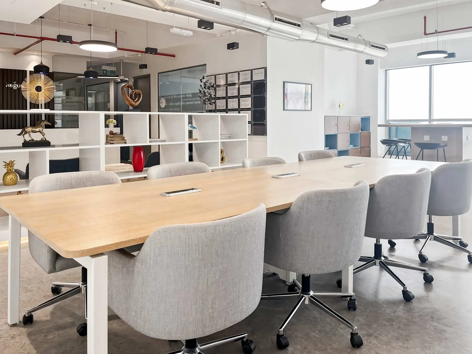 Regus RAS AL KHAIMAH, Julphar Tower RAK، قاعة اجتماعات لـ 10 أشخاص، رأس الخيمة
