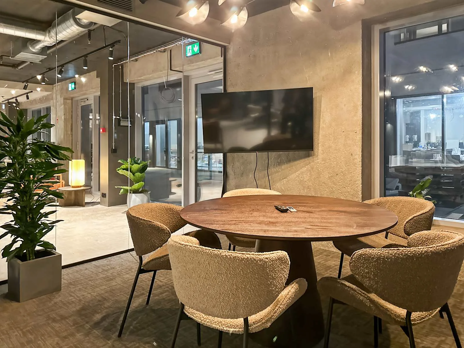 Regus Reykjavik, L27, Meeting room for 6 people, Reykjavik