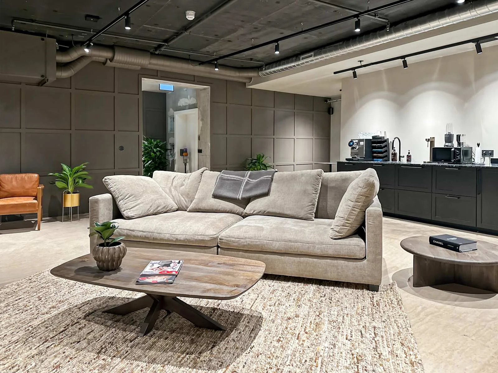 Regus Reykjavik, L27, Lounge, Reykjavik