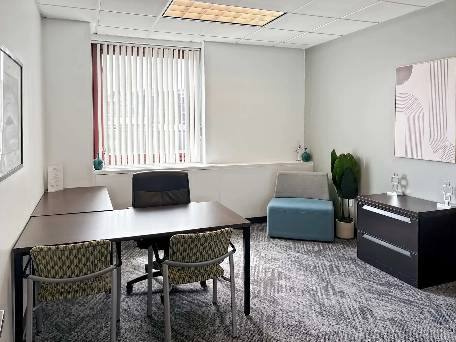 Regus RI, Providence - Westminster Square, Private office, 1 desk, Providence, RI