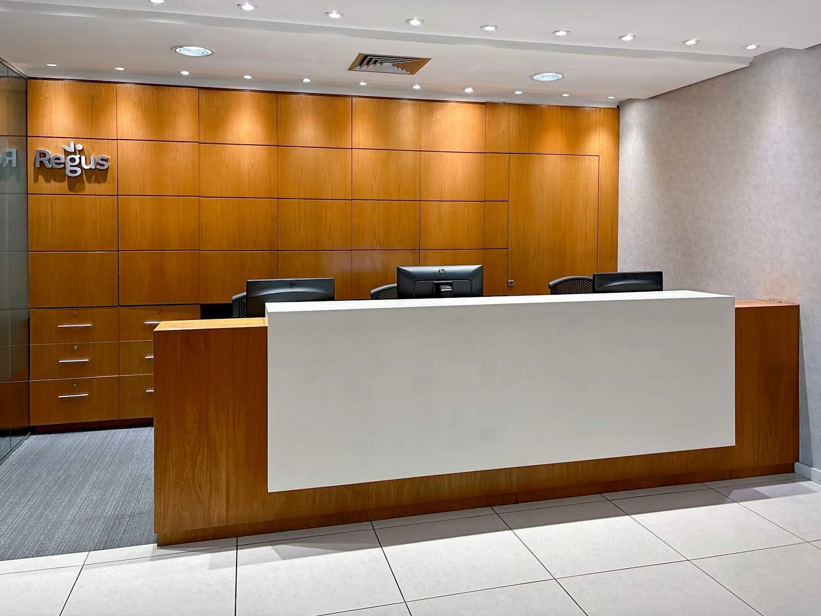 Regus RIO DE JANEIRO, O2 Corporate Barra, Reception, Rio de Janeiro