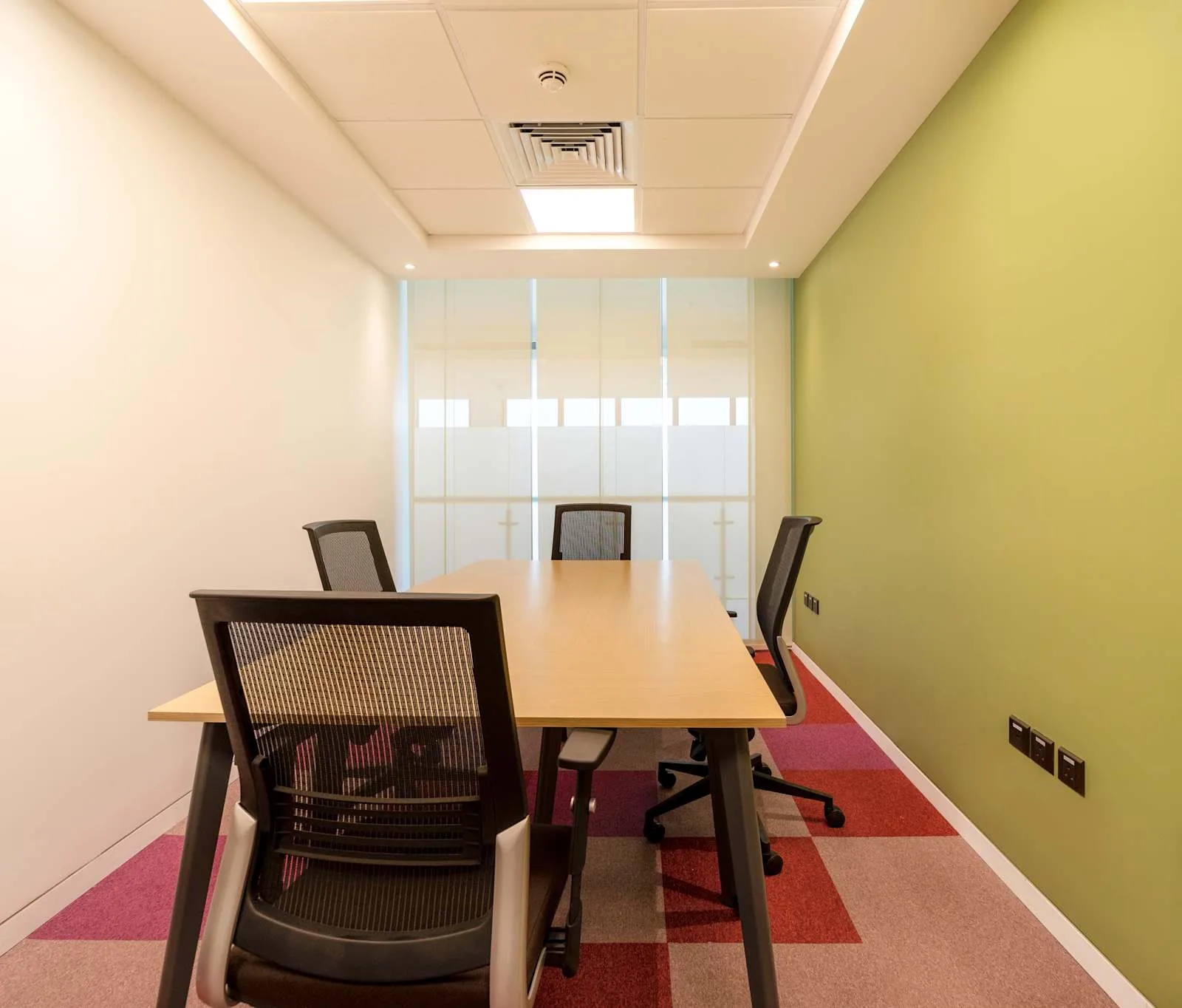 Regus RIYADH, Spring Plaza, Meeting room for 5 people, Riyadh