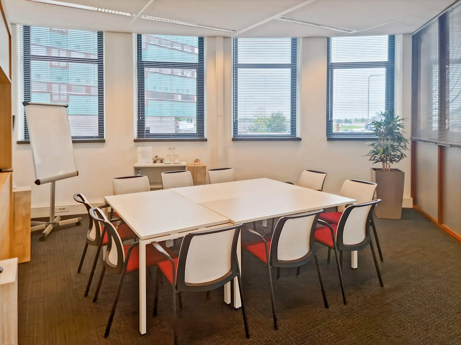 Regus ROERMOND, Looskade, Vergaderruimte voor 10 personen, Roermond