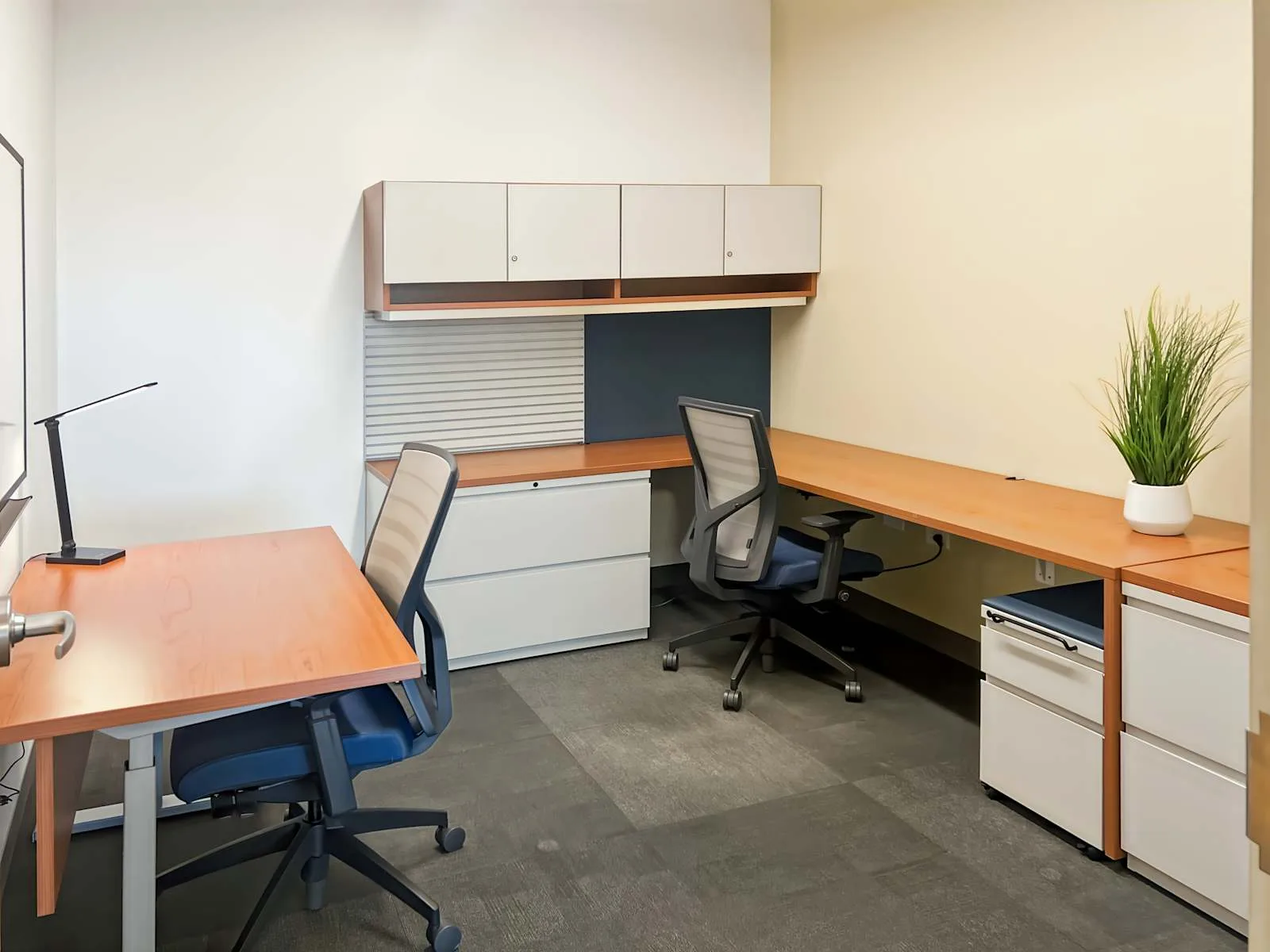 Regus IL, Rosemont - O'Hare - Higgins Rd, Private office, 2 desks, Rosemont, IL