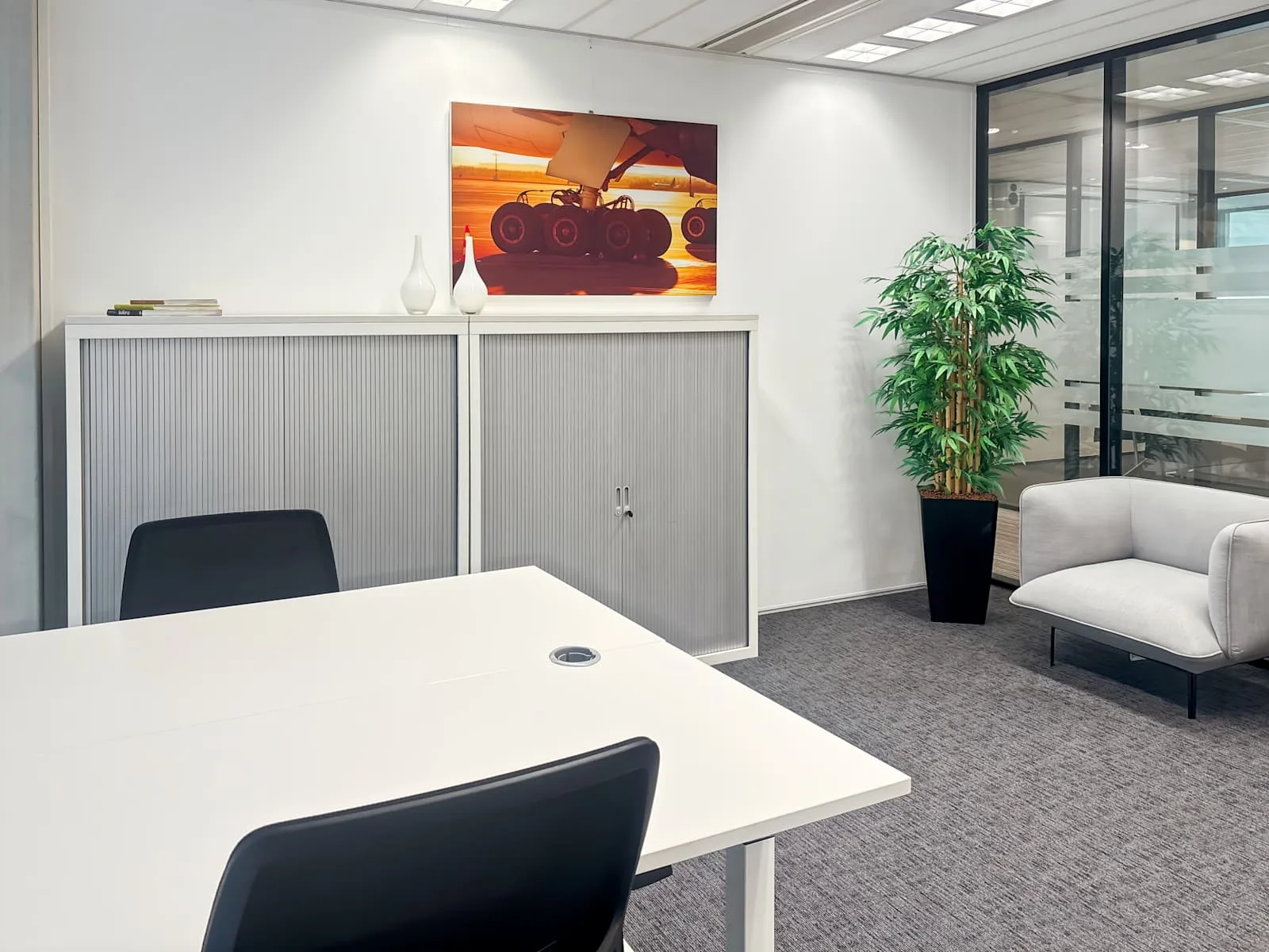 Regus ROTTERDAM, Airport, Privékantoor met 2 werkplekken, Rotterdam