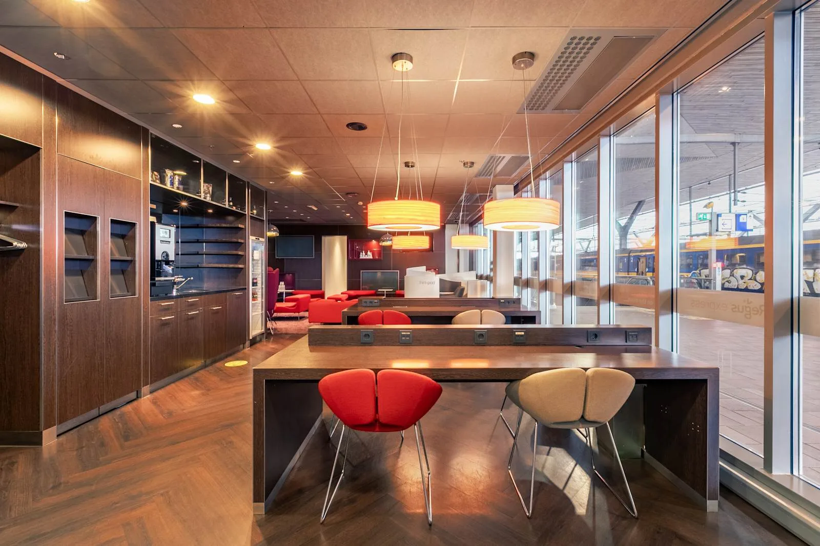 Regus ROTTERDAM, Central NS International - Regus Express, Coworkingruimte, Rotterdam