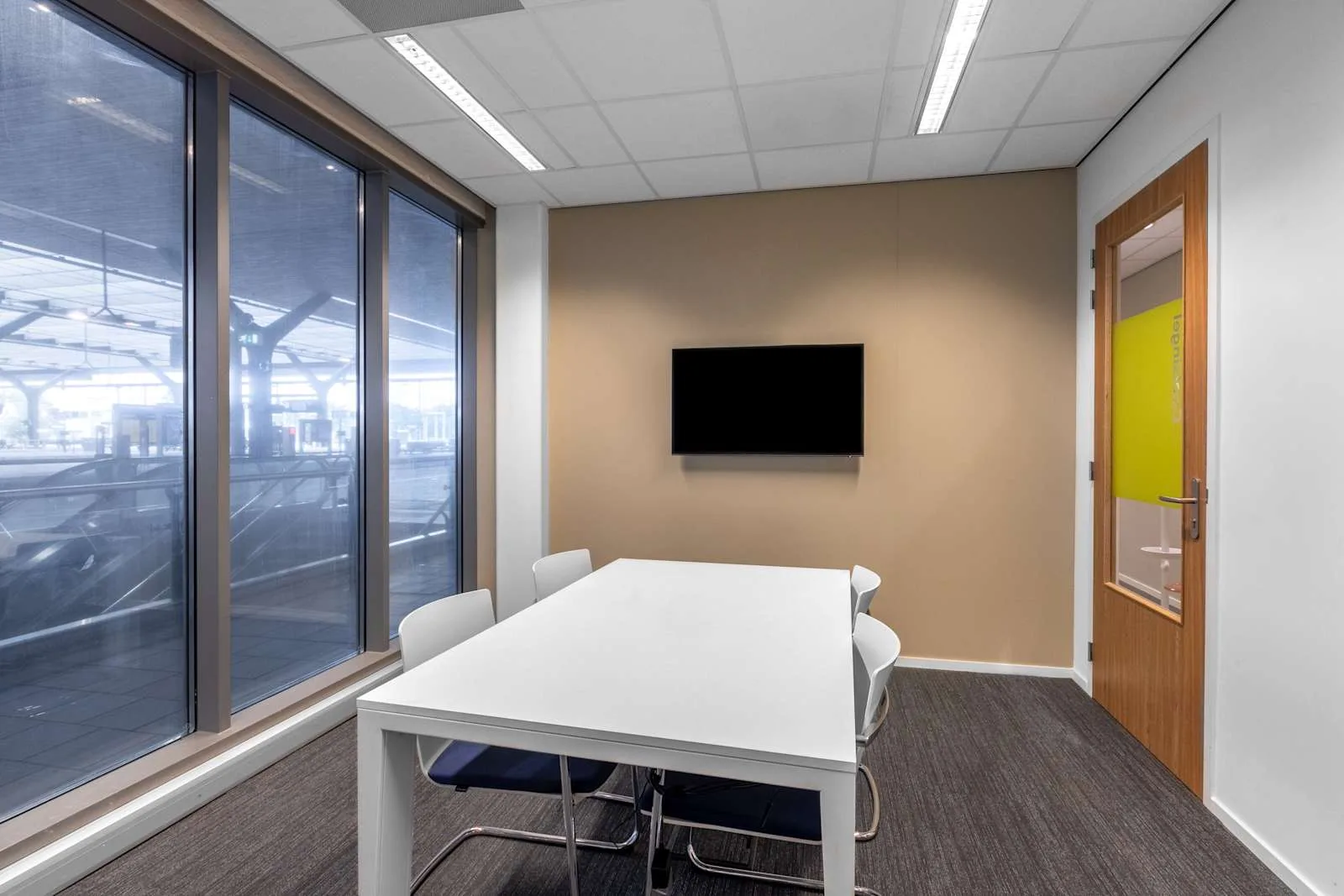 Regus ROTTERDAM, Central NS International - Regus Express, Vergaderruimte voor 4 personen, Rotterdam