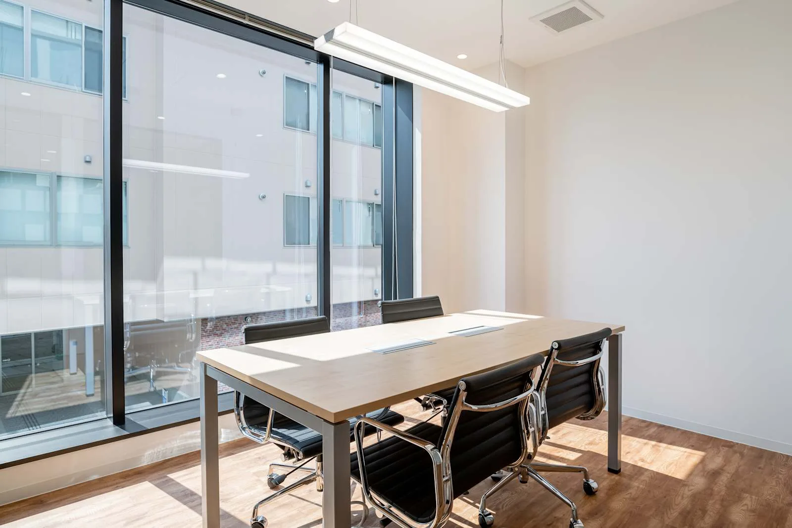 Regus SAITAMA, Omiya west, Meeting room for 6 people, Saitama