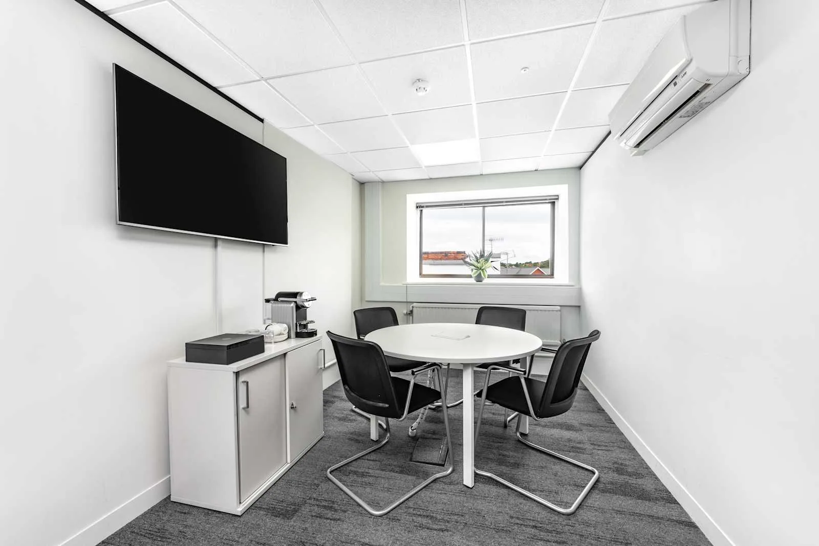 Regus SALISBURY, Guildhall Square, Salle de réunion 4 personnes, Salisbury