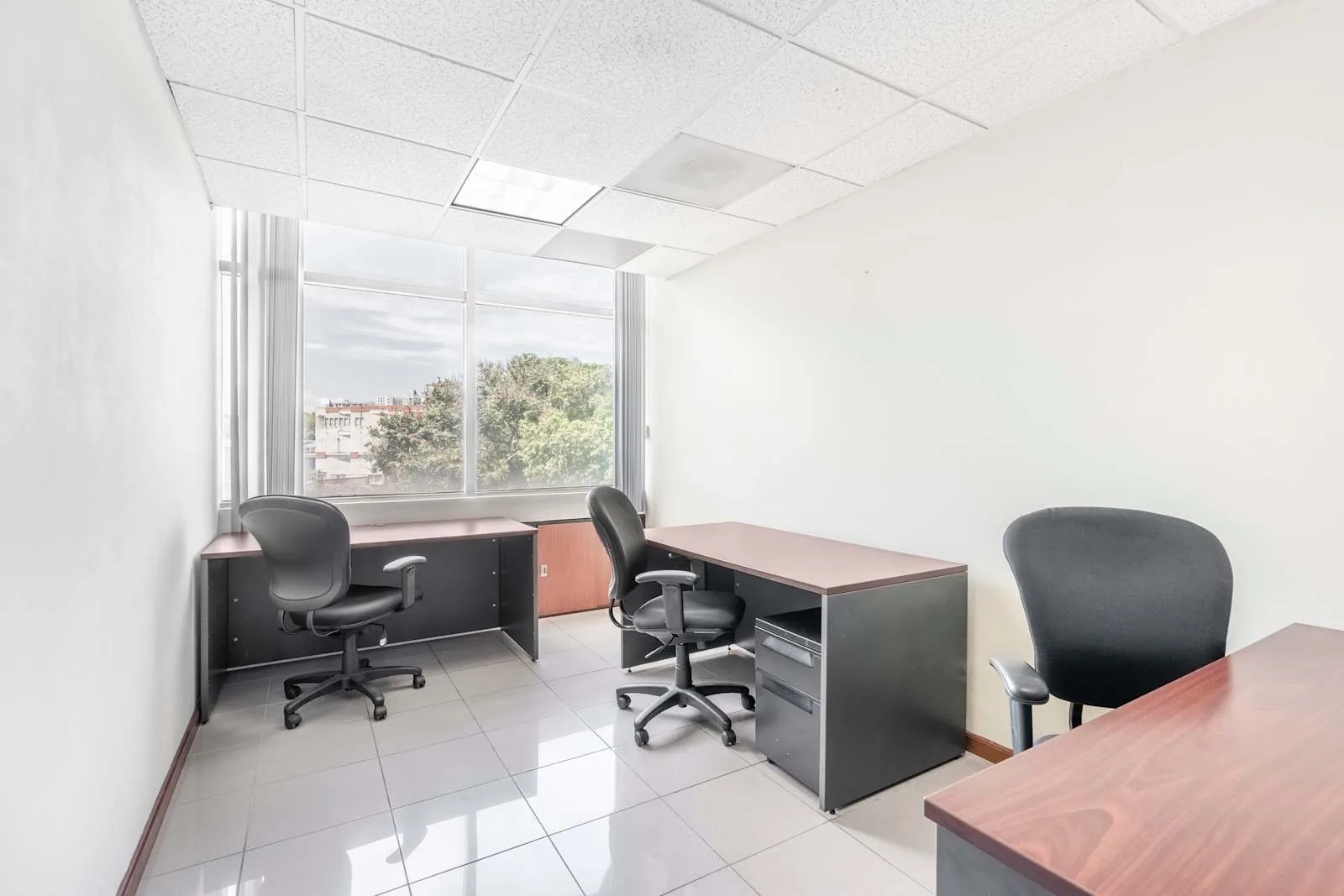 Regus EL SALVADOR, San Salvador, El Salvador World Trade Center, Private office, 3 desks, San Salvador