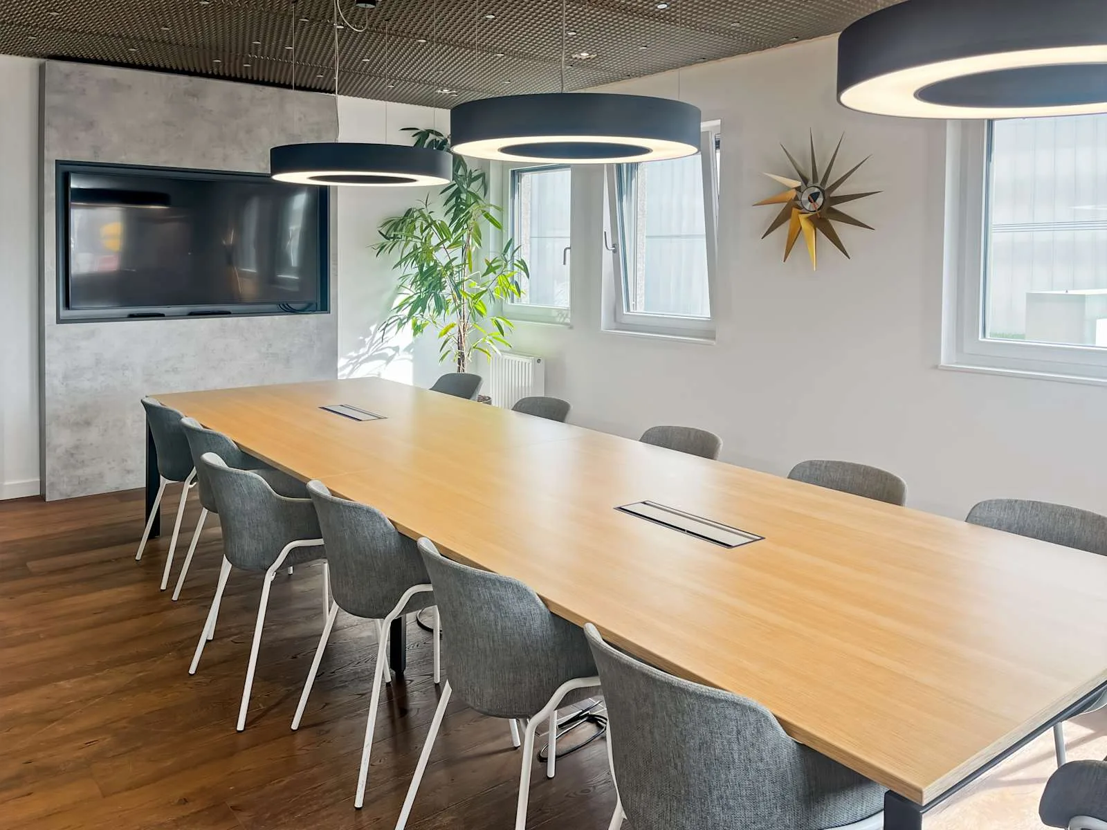 Regus SALZBURG, Airport West, Besprechungsraum für 12 Personen, Salzburg