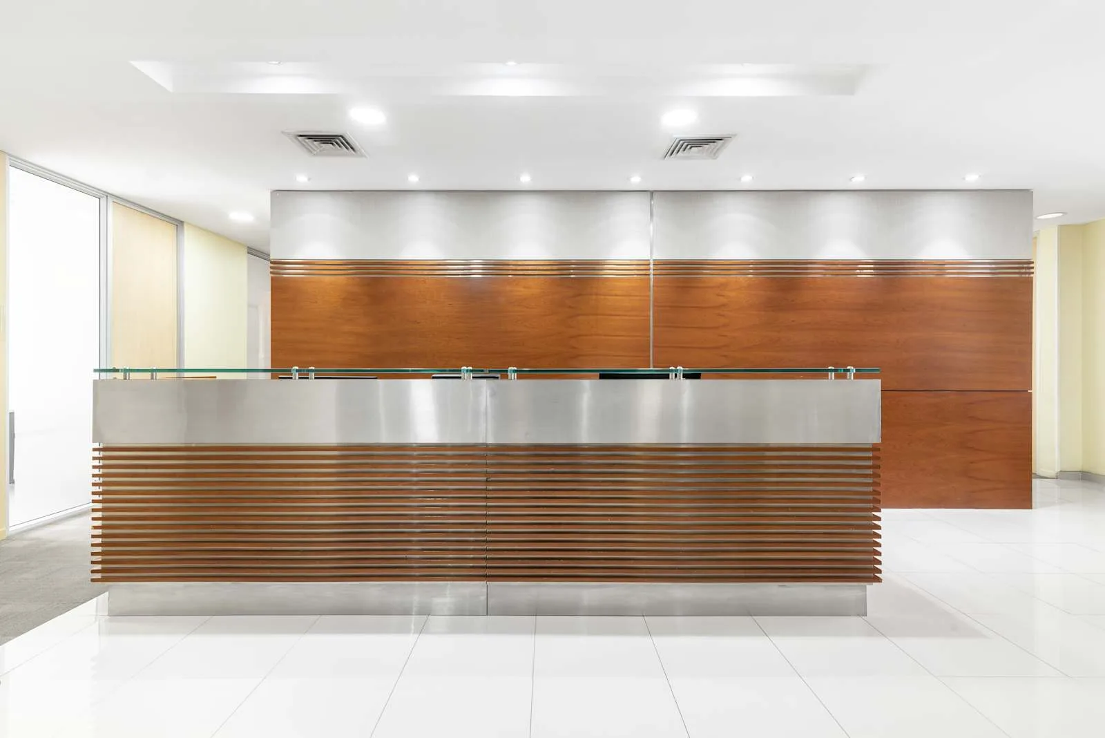 Regus Santiago, Costanera, Reception, Santiago