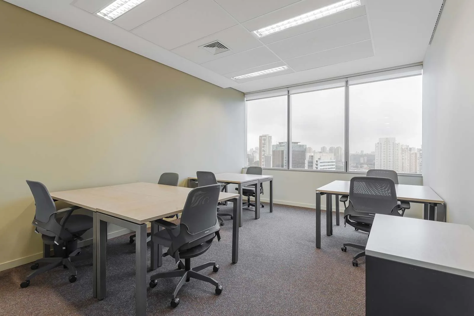 Regus Sao Paulo, Rochavera - Morumbi, Private office, 6 desks, São Paulo