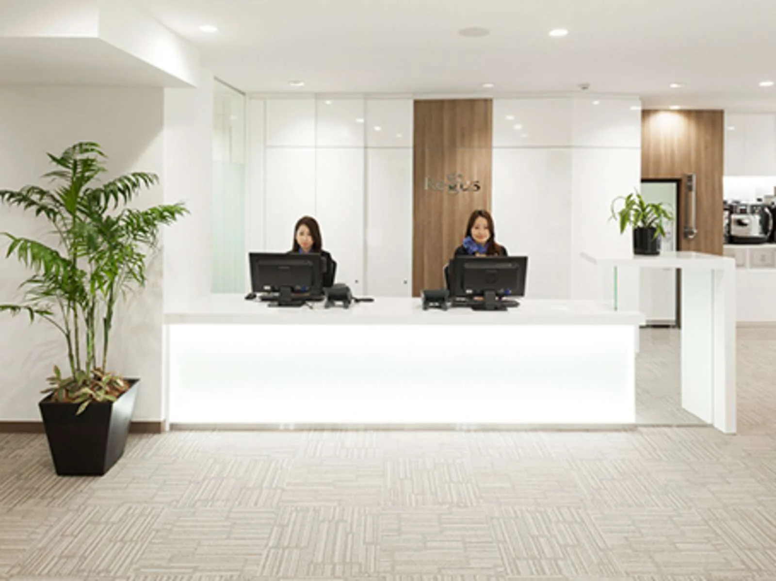 Regus SAPPORO, Odori, Reception, Sapporo