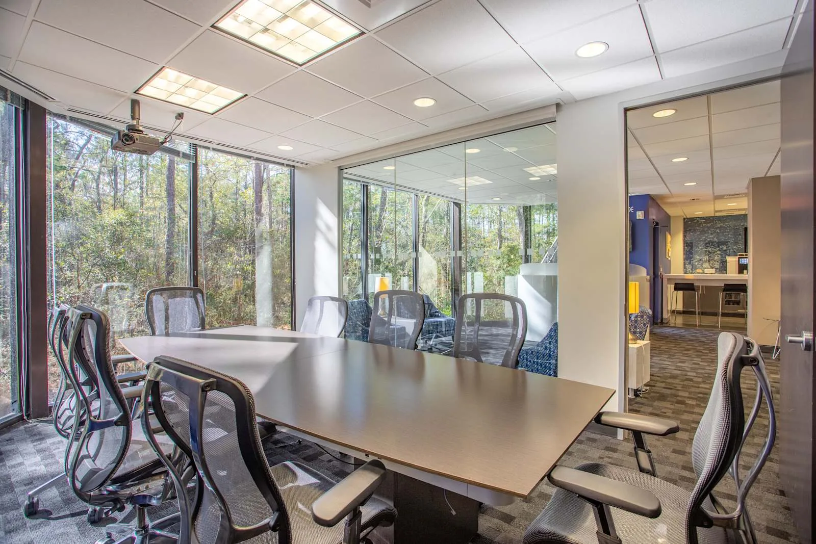 Regus SC, Bluffton - Hilton Head, Meeting room for 8 people, Bluffton, SC