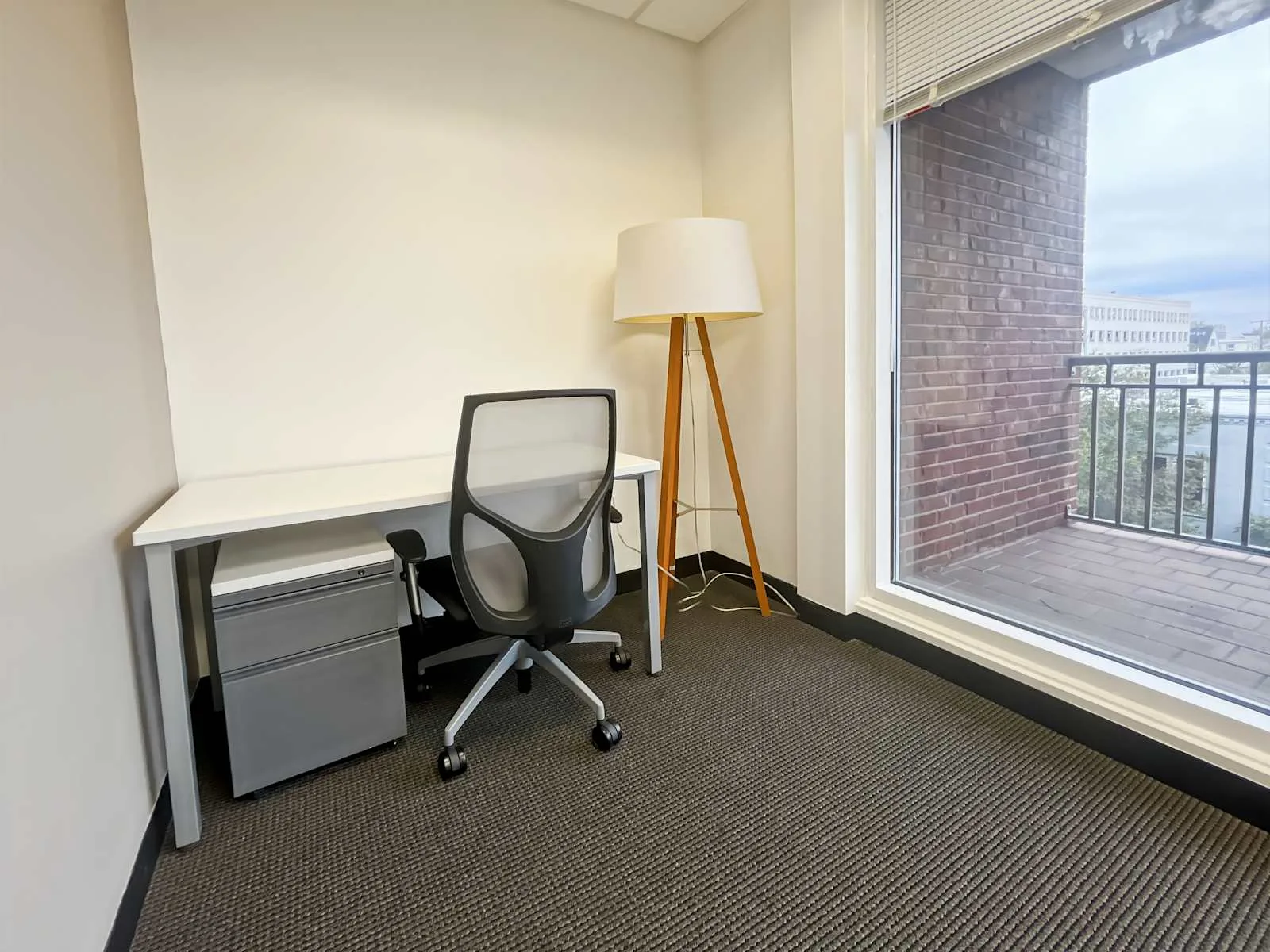 Regus SC, Charleston - Downtown Charleston, Private office, 1 desk, Charleston, SC