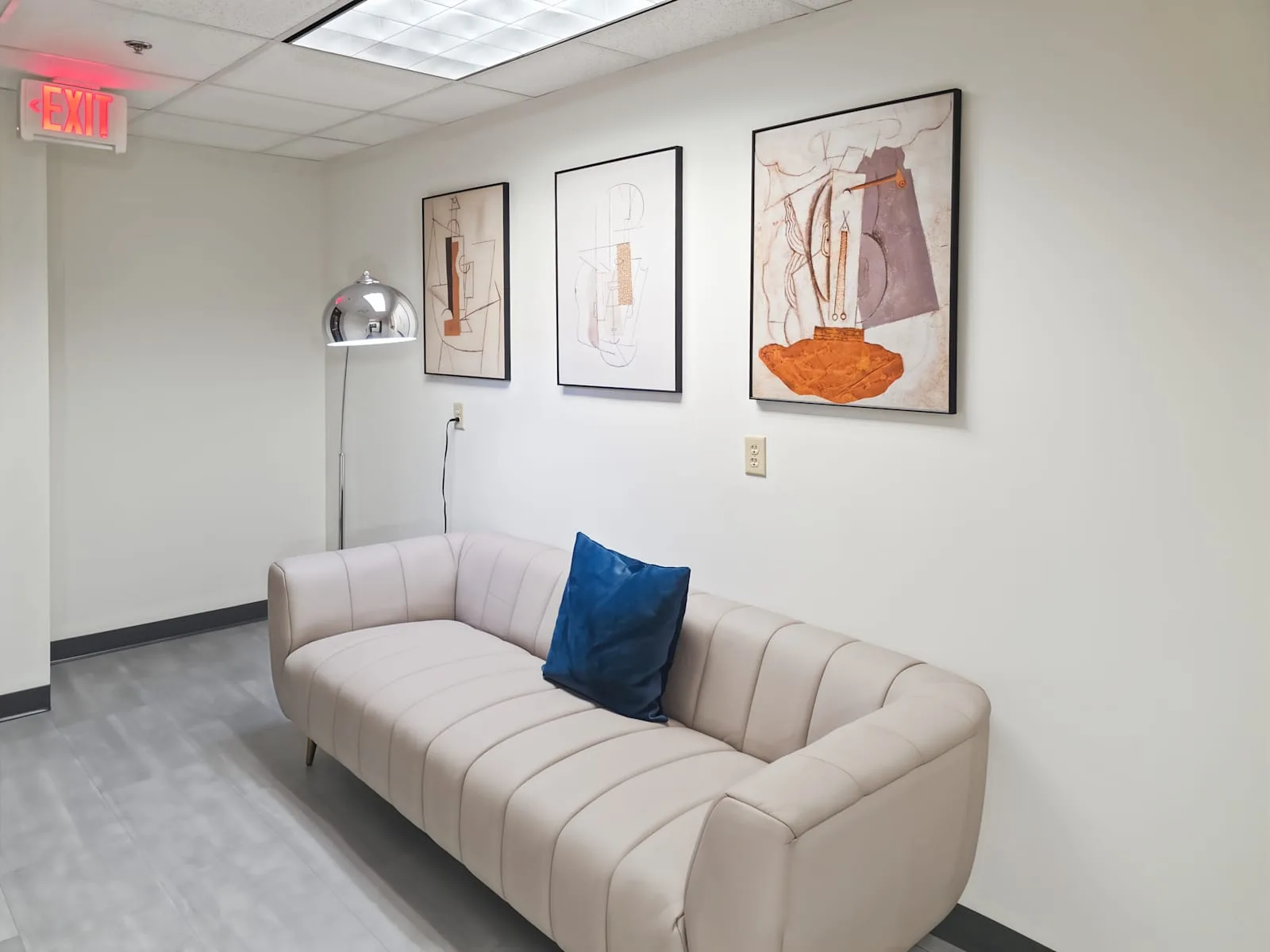 Regus SC, Columbia - Stoneridge Drive, Lounge, Columbia, SC
