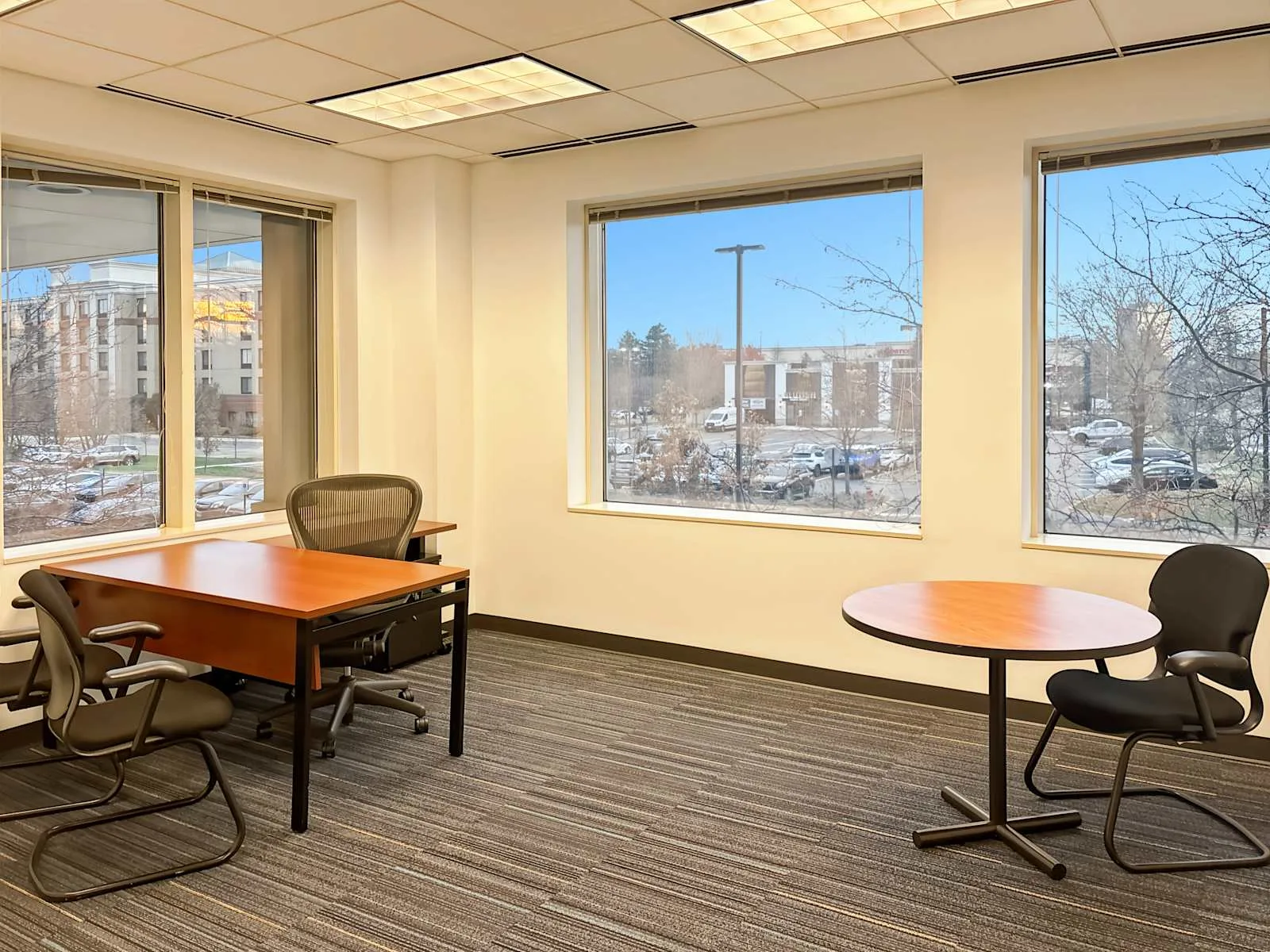 Regus IL, Schaumburg - McConnor Pkwy, Private office, 1 desk, Schaumburg, IL