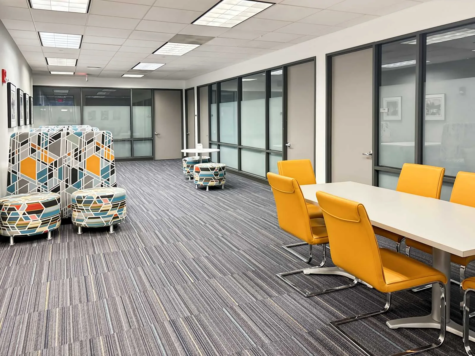 Regus IL, Schaumburg - McConnor Pkwy, Coworking space, Schaumburg, IL