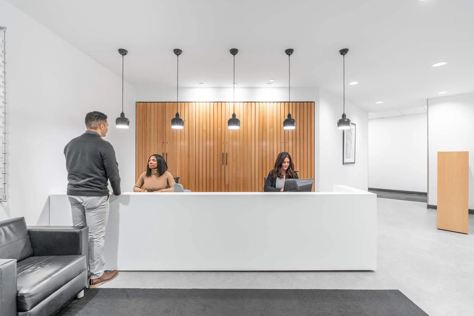 Regus IL, Schaumburg - Woodfield Preserve, Reception, Schaumburg, IL