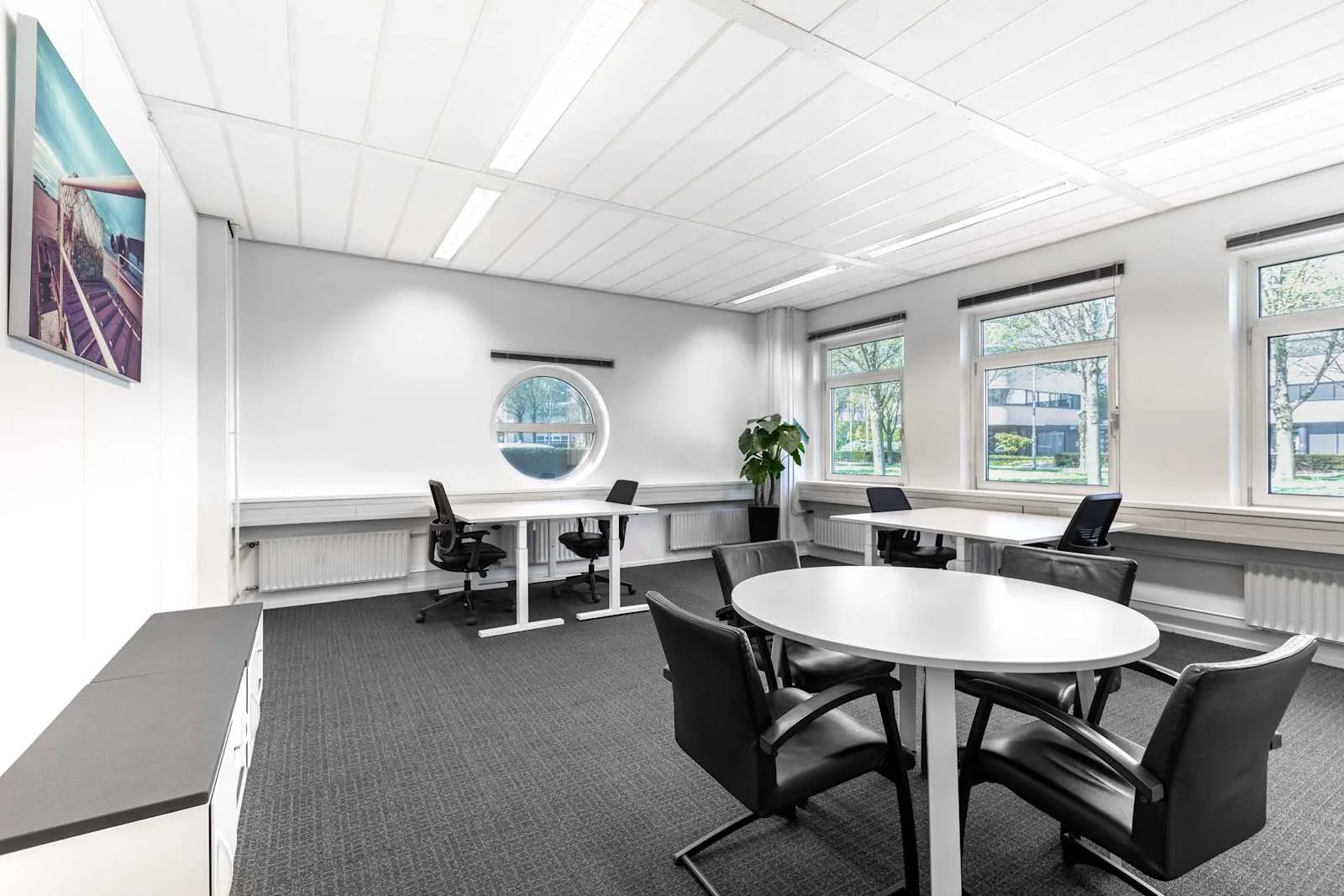 Regus SCHIPHOL AIRPORT, Tetra, Private office, 4 desks, Hoofddorp