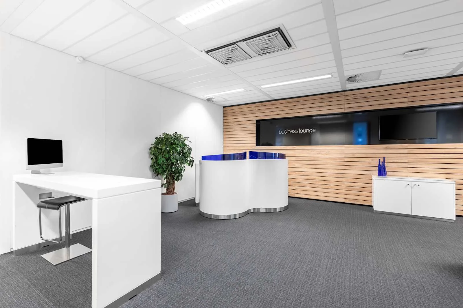 Regus SCHIPHOL AIRPORT, Tetra, Reception, Hoofddorp