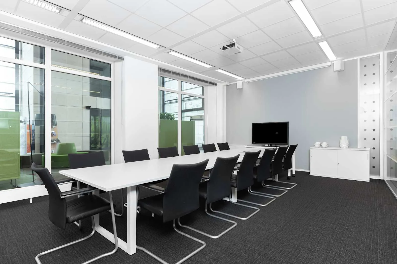 Regus SCHIPHOL, Rijk, Salle de réunion 14 personnes, Schiphol