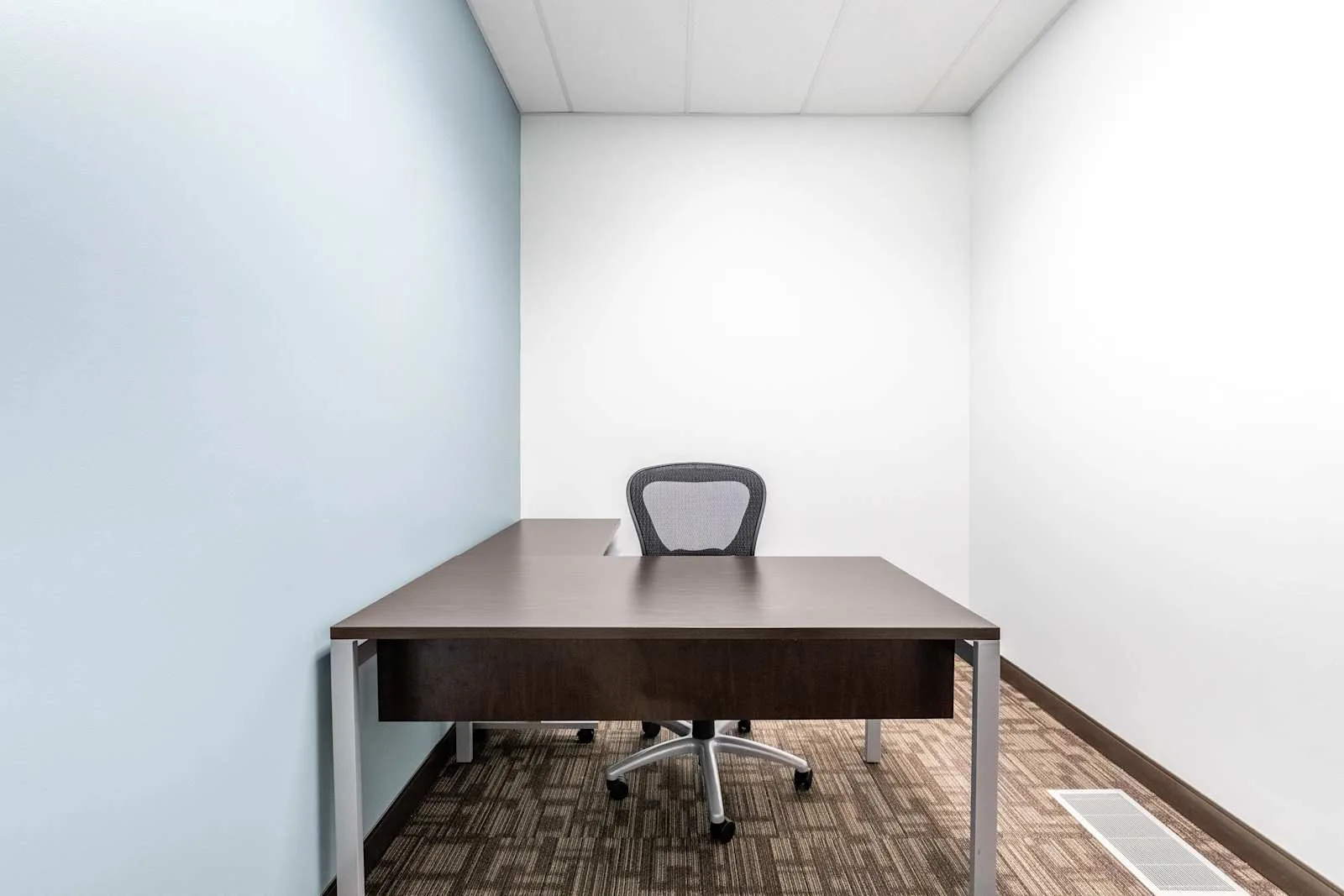 Regus SD, Sioux Falls - CNA Building, Private office, 1 desk, Sioux Falls, SD