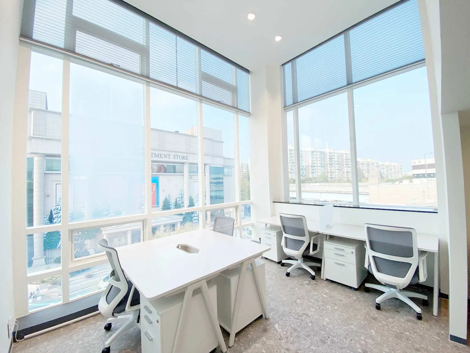 Regus Seoul, Apgujeong K Building, Private office, 4 desks, Seoul