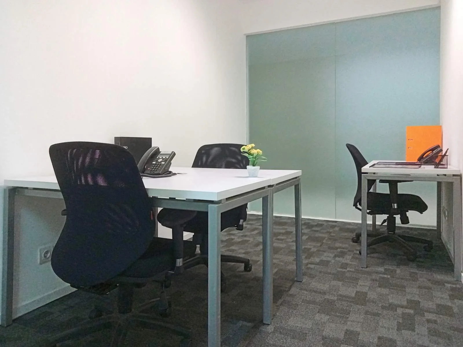 Regus SERPONG, Scientia Business Park, Kantor pribadi dengan 3 meja kerja, Serpong