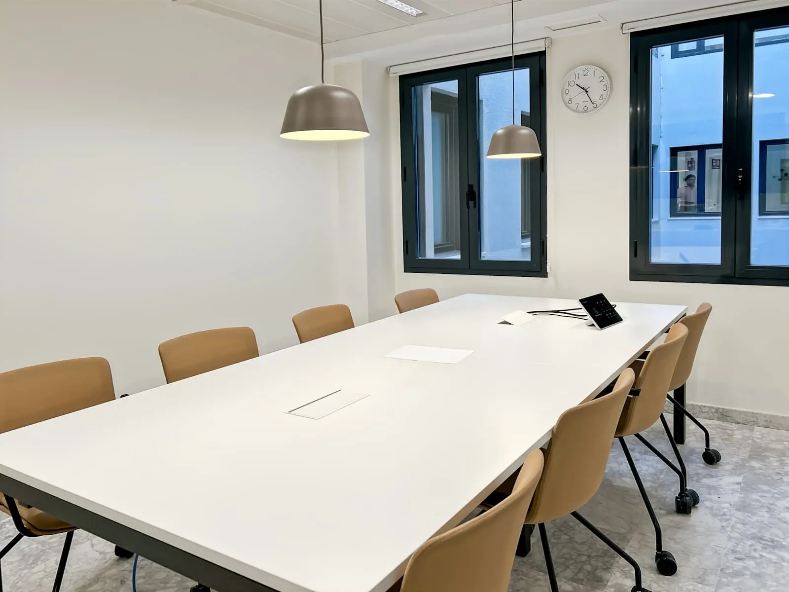 Regus Sevilla, Plaza Nueva, Meeting room for 8 people, Seville