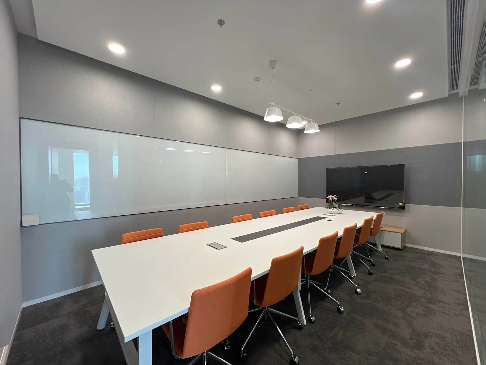Regus Shanghai, Changfeng Centre、14人会议室、上海市