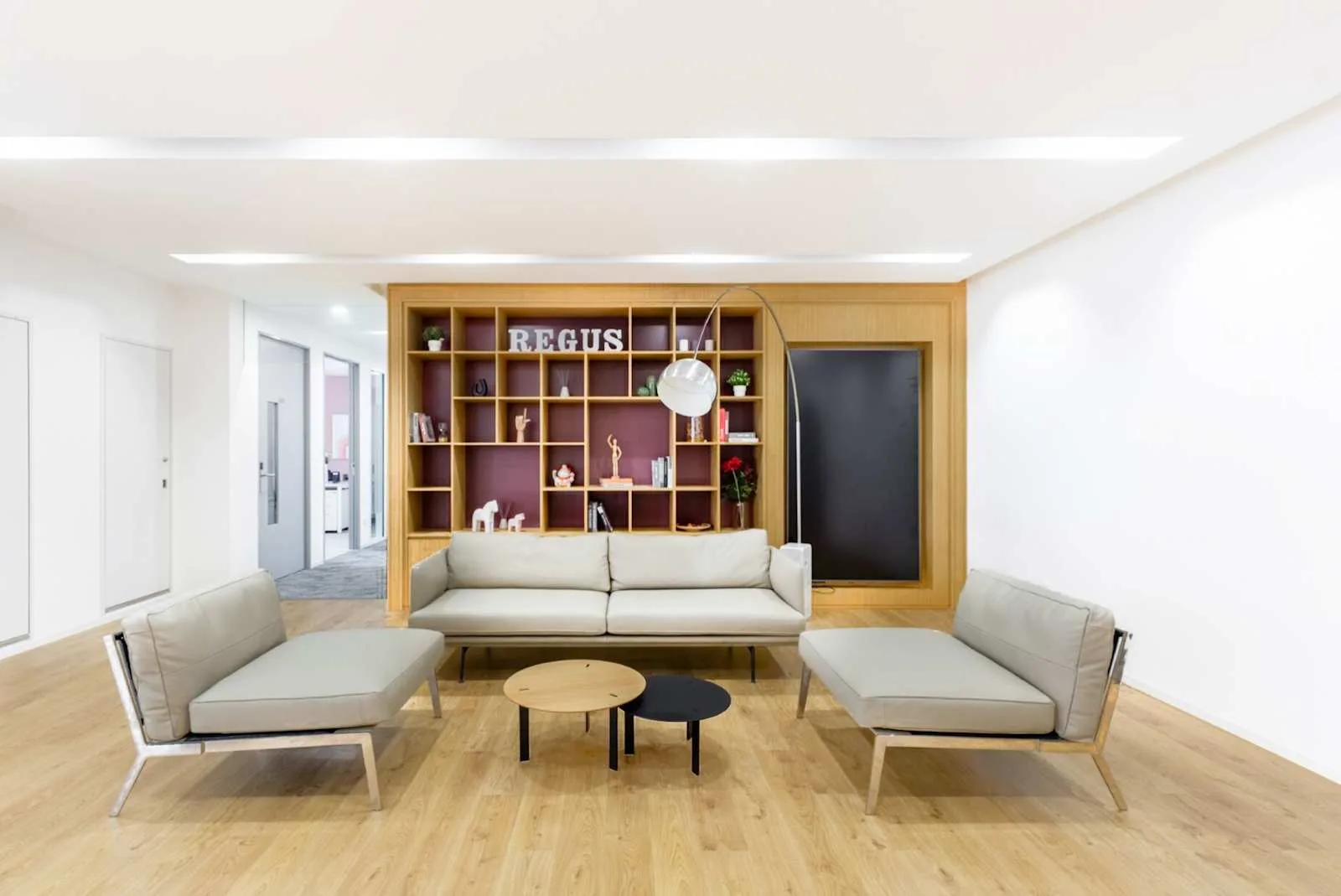 Regus Shanghai, Hang Seng Bank Tower, Lounge, Shanghai