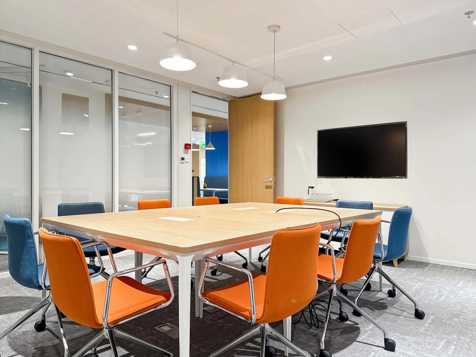 Regus Shanghai, Harbor Ring Plaza、10人会议室、上海市