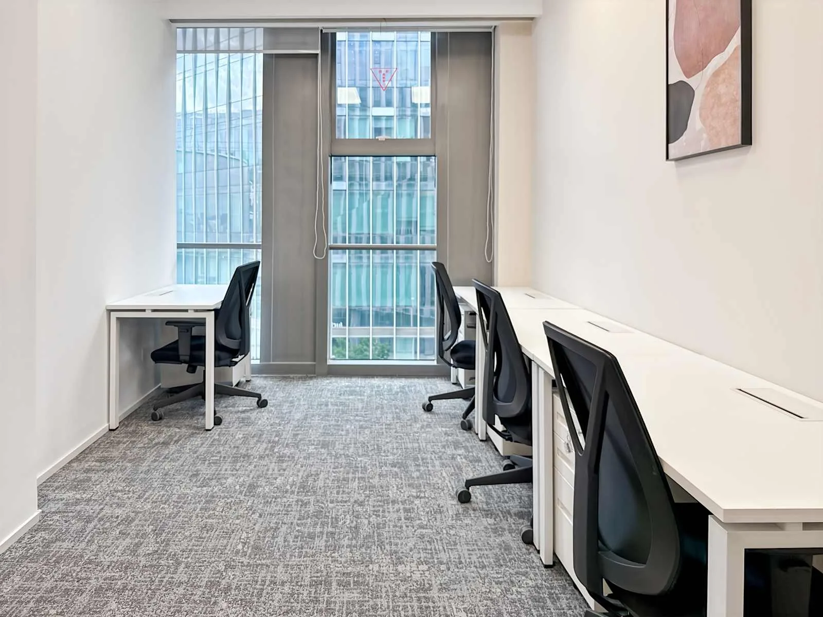 Regus Shanghai, Hongqiao Vanke Center、4个工位的独立办公室、上海市