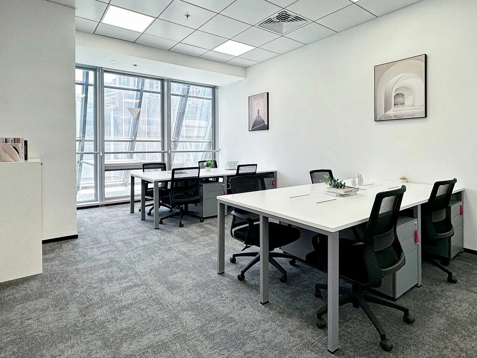 Regus Shanghai, Reeb Building、8个工位的独立办公室、上海市