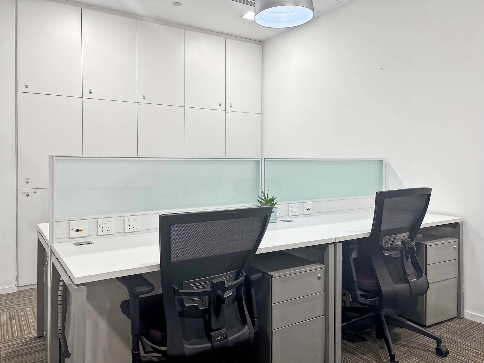 Regus SHENZHEN, Futian NEO、4个工位的独立办公室、深圳市