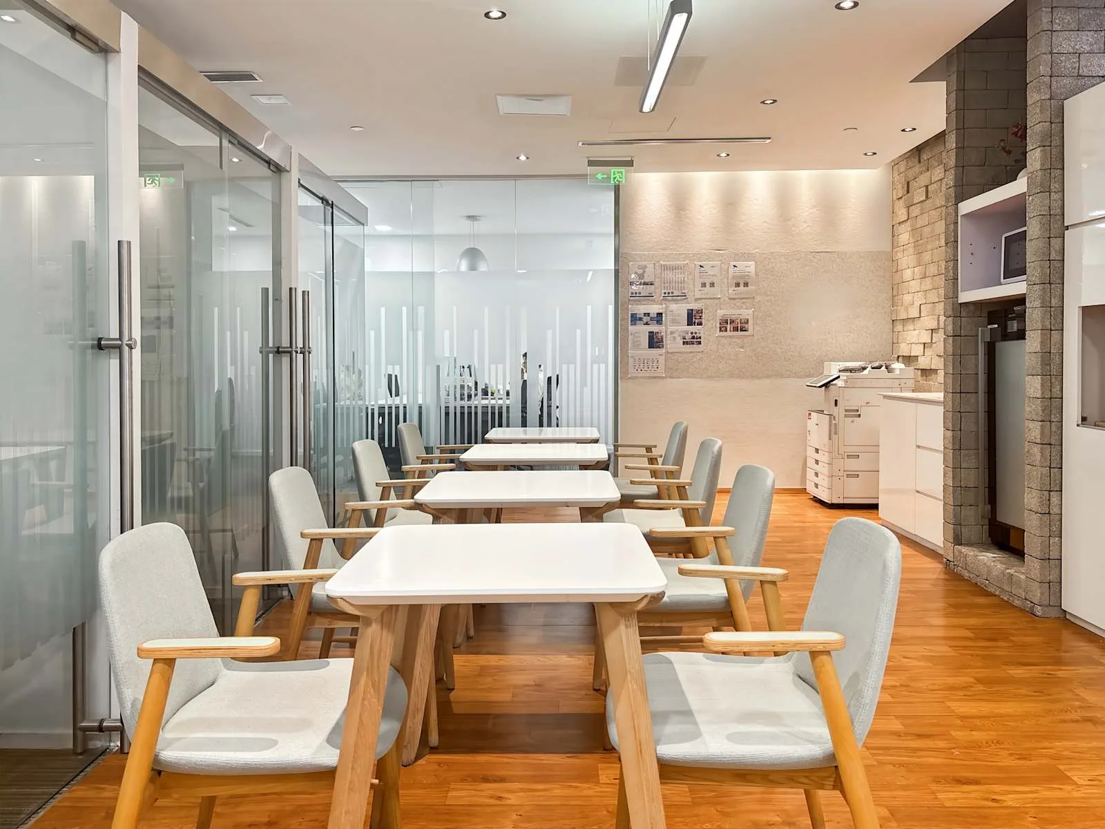 Regus SHENZHEN, Futian NEO、自助餐厅、深圳市